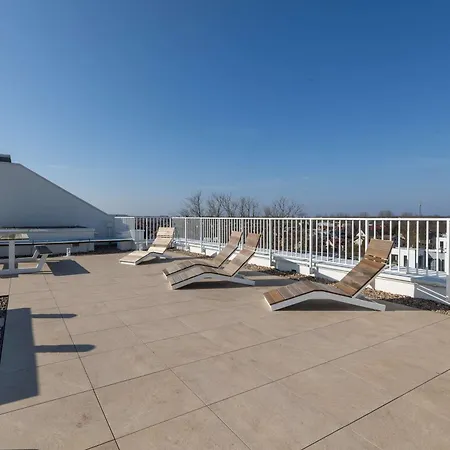 Jasny W Kolobrzegu Z Parkingiem, Balkonem I Tarasem Widokowym By Renters * Kolberg