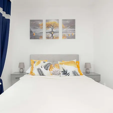 Jasny W Kolobrzegu Z Parkingiem, Balkonem I Tarasem Widokowym By Renters Kołobrzeg